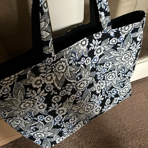 Vera Bradley Large bag with straps - Picture 5 of 5